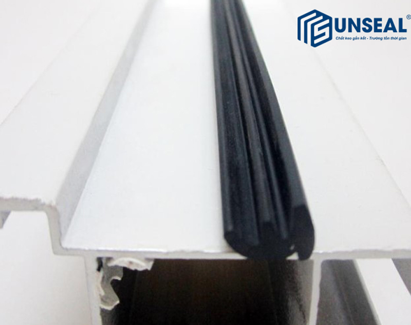 Quy trình lắp đặt gioăng cao su EPDM cửa nhôm nhanh, chuẩn.