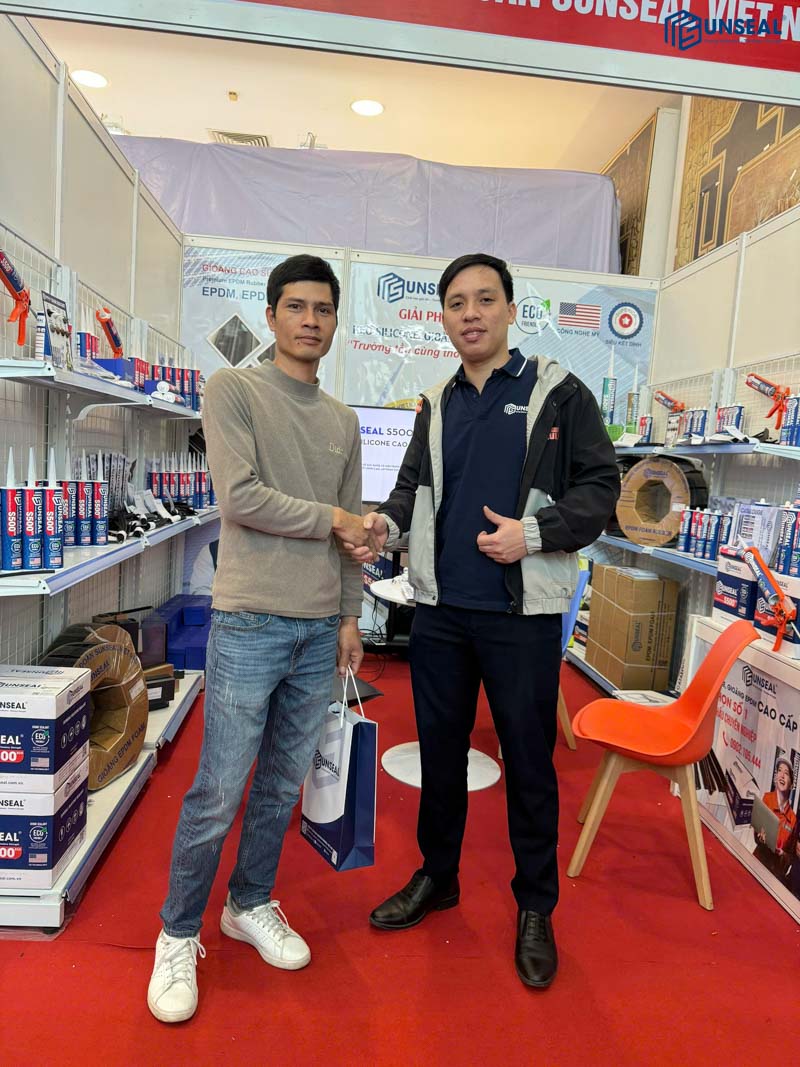 Toàn cảnh gian hàng Sunseal Việt Nam tại triển lãm.